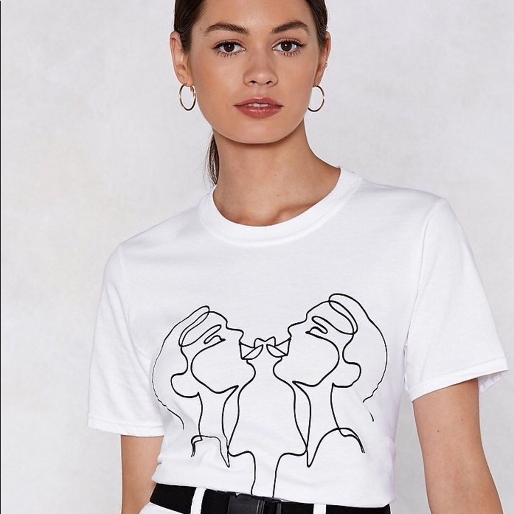 Nasty Gal kiss it face print  tee “SOLD OUT”